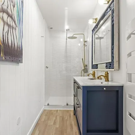 Centre-ville-proche Des Plages-wifi-clim Apartment